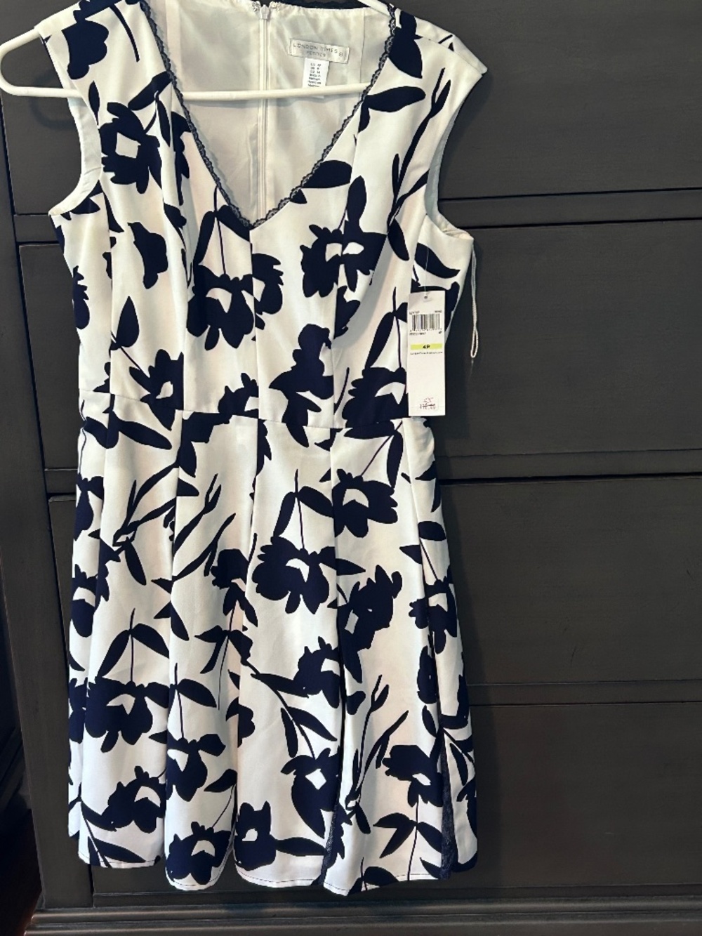 London Times Pleated Sleeveless White and Navy Floral Dress NWT